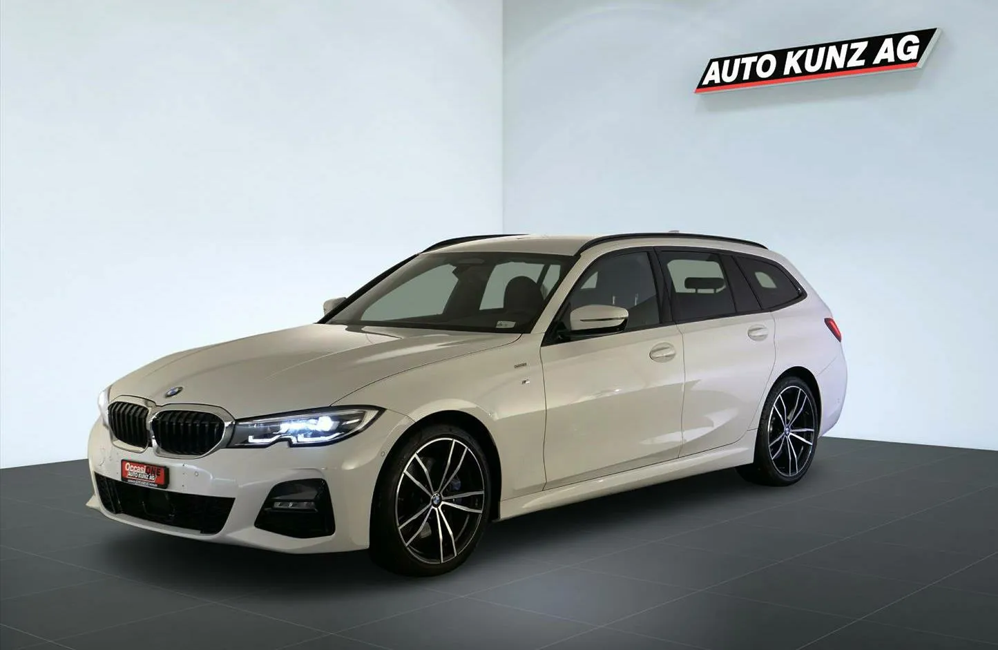 BMW 330d xDriveTouring M Sport xDrive  Image 1