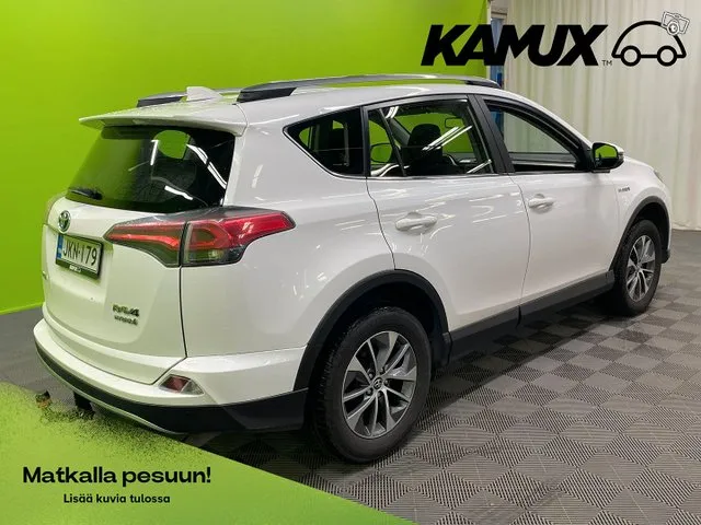 Toyota RAV4 2,5 Hybrid FWD Hybrid Edition / Suomi-auto / Vetokoukku / Lohkolämmitin / P-Kamera / Lämmitettävä / Image 2